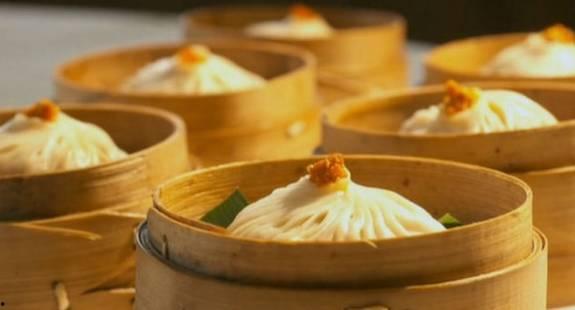 成人礼包子视频素材,见证青春成长的温馨瞬间