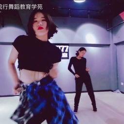 成人流行舞蹈老歌视频,重温经典老歌，跟随流行舞蹈律动